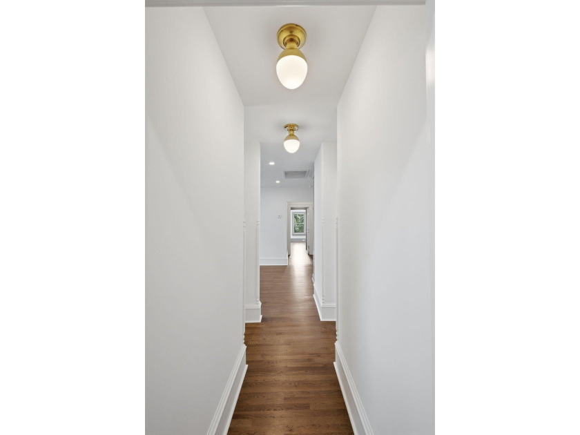 Welcome to 35 Gibbes Street, a historic Charleston residence - photo 50