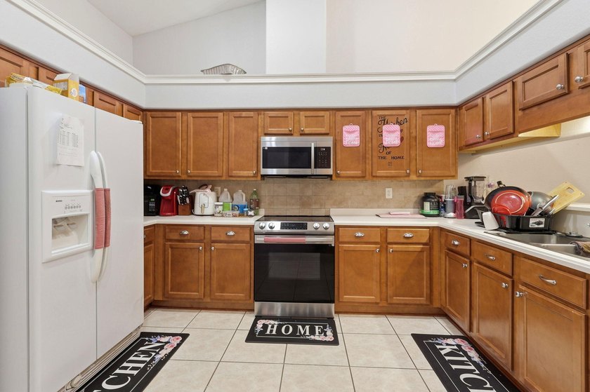 Corner unit town home in Diamond Lakes subdivision, a rare gem - photo 11