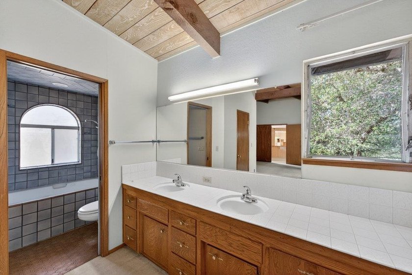 Welcome to Rolling Woods Estates, one of the area's most coveted - photo 13