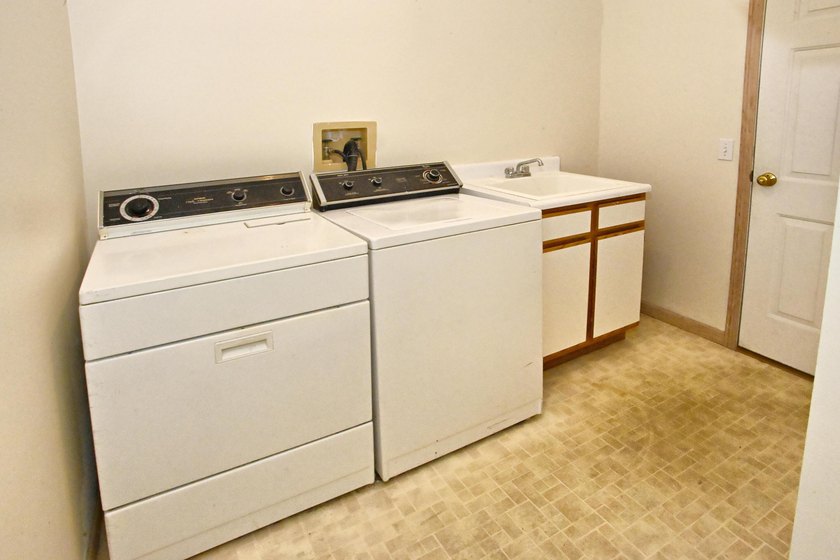 Spacious and inviting 4-bedroom, 2.5-bath home conveniently - photo 16