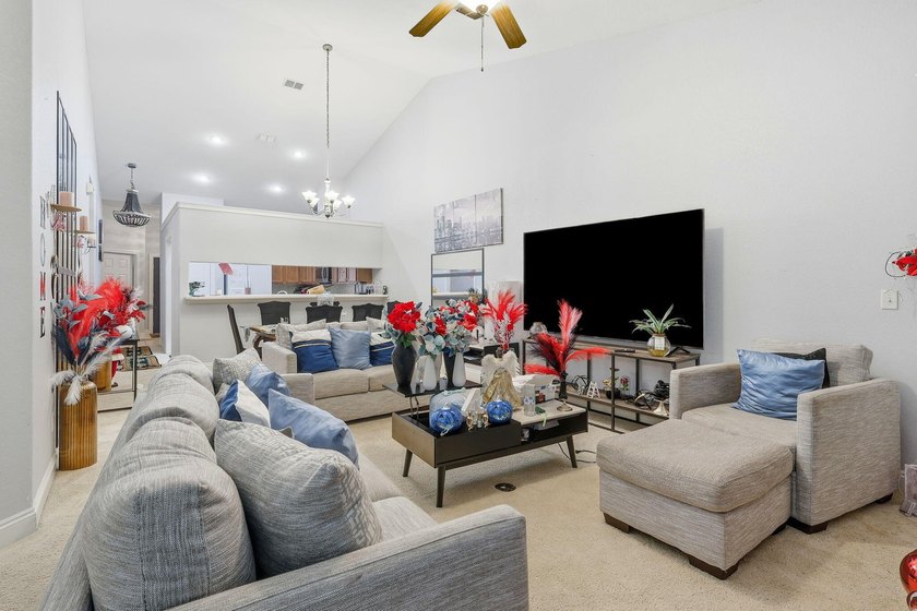 Corner unit town home in Diamond Lakes subdivision, a rare gem - photo 21