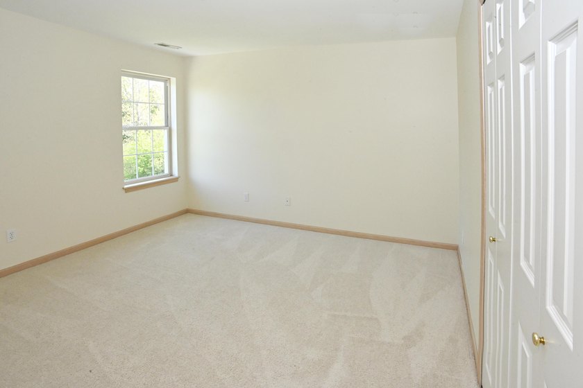 Spacious and inviting 4-bedroom, 2.5-bath home conveniently - photo 21