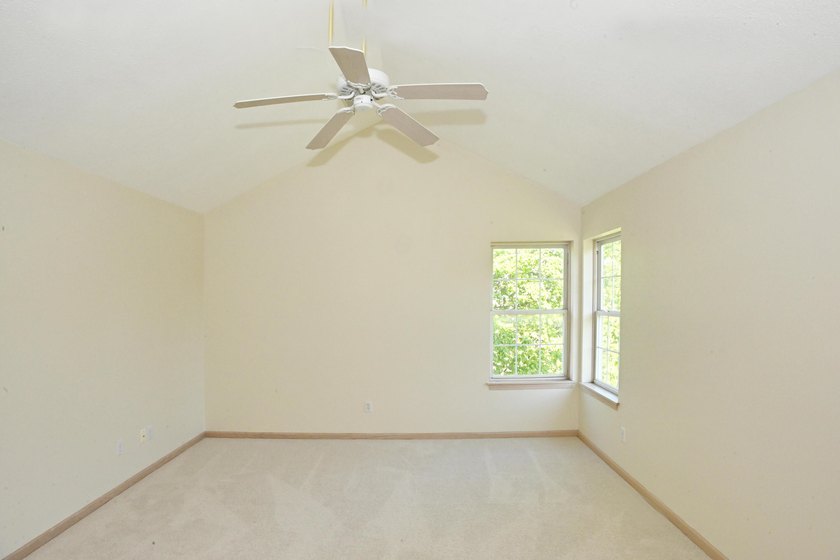 Spacious and inviting 4-bedroom, 2.5-bath home conveniently - photo 25