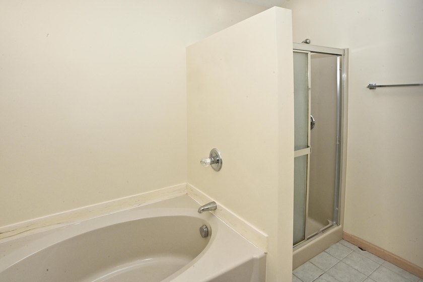 Spacious and inviting 4-bedroom, 2.5-bath home conveniently - photo 30