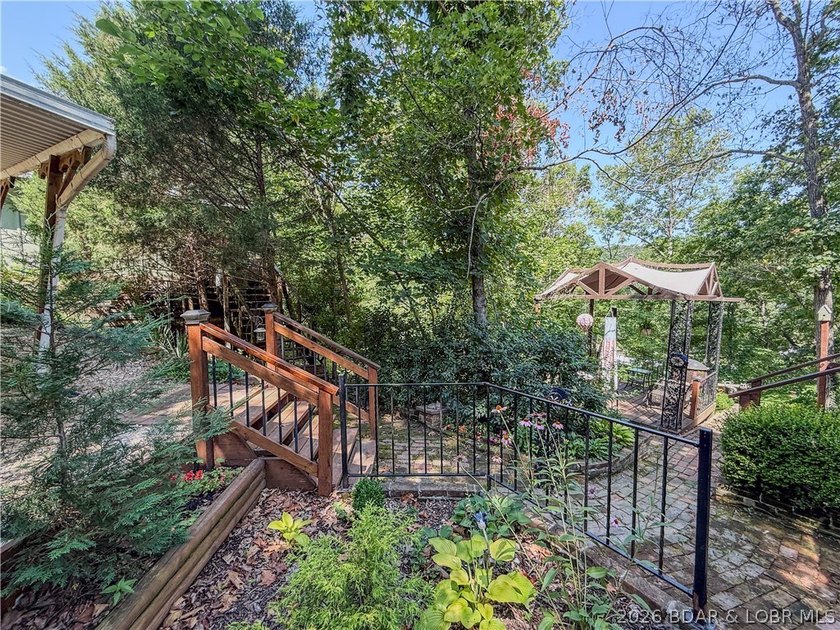 If you're looking for a peaceful cove setting, this furnished 2 - photo 33
