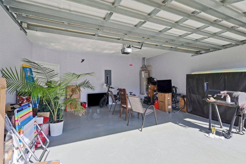 Corner unit town home in Diamond Lakes subdivision, a rare gem - photo 33