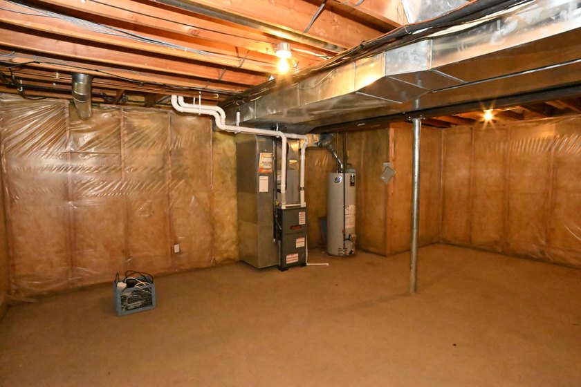Spacious and inviting 4-bedroom, 2.5-bath home conveniently - photo 34