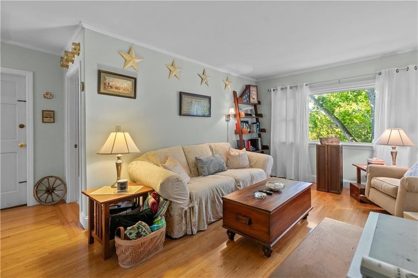 **Charming Historic Condominium in the Heart of Newport** - photo 14
