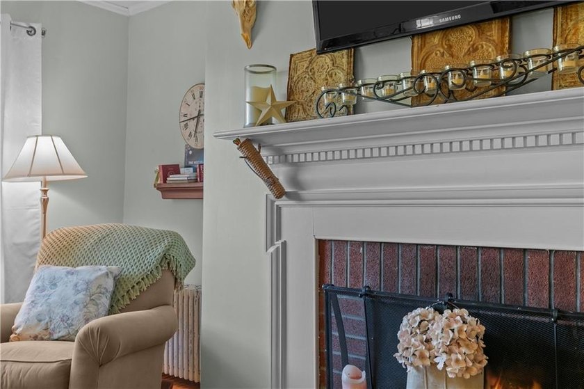 **Charming Historic Condominium in the Heart of Newport** - photo 16