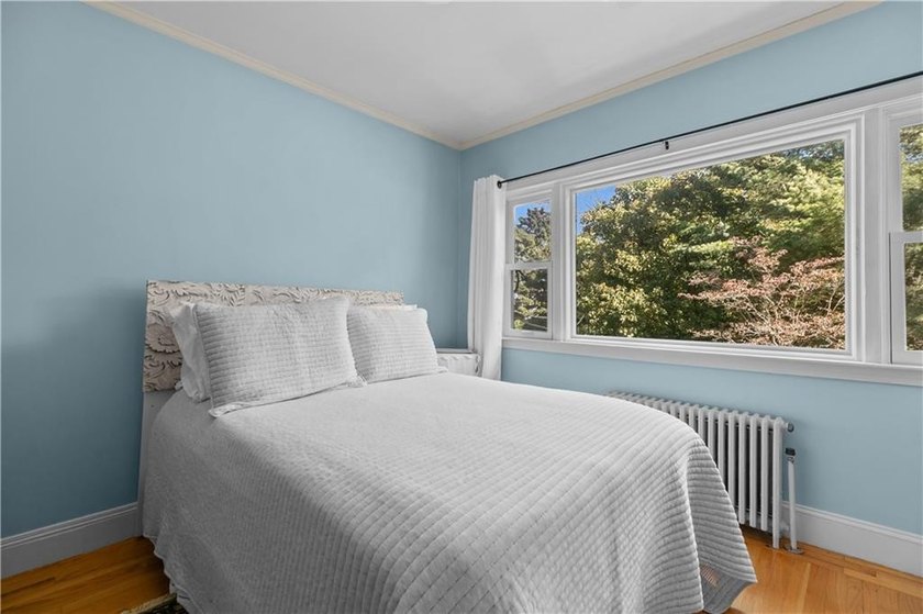 **Charming Historic Condominium in the Heart of Newport** - photo 19