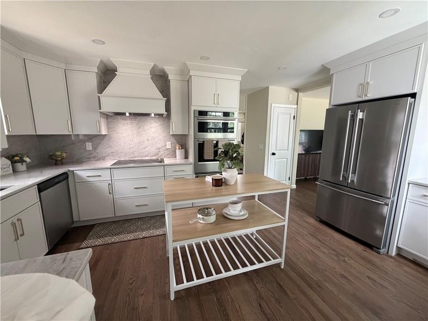 Discover Comfort, Style, and Modern Living in This Beautifully - photo 19