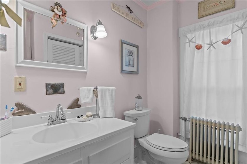**Charming Historic Condominium in the Heart of Newport** - photo 25