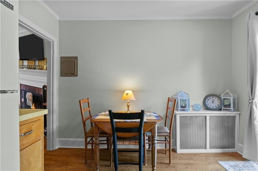 **Charming Historic Condominium in the Heart of Newport** - photo 28