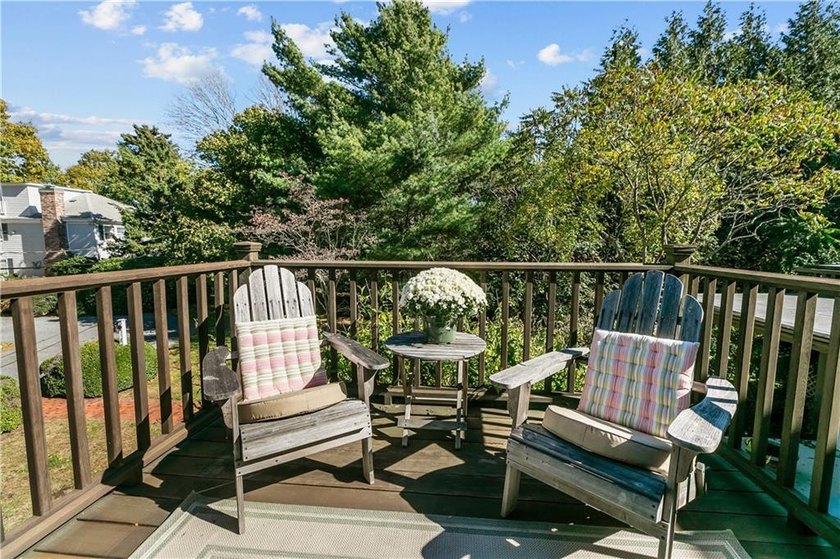 **Charming Historic Condominium in the Heart of Newport** - photo 32