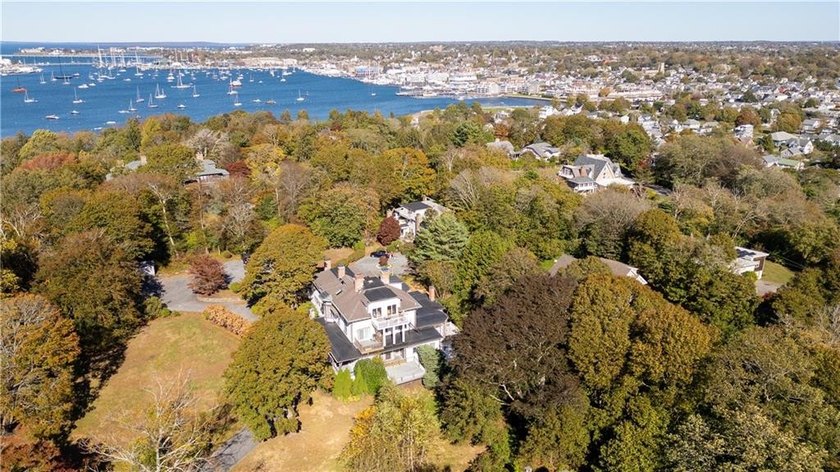 **Charming Historic Condominium in the Heart of Newport** - photo 37