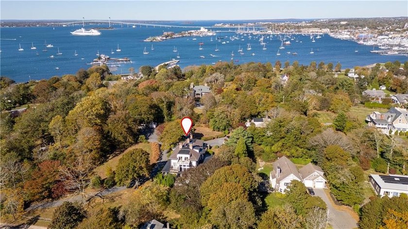**Charming Historic Condominium in the Heart of Newport** - photo 38