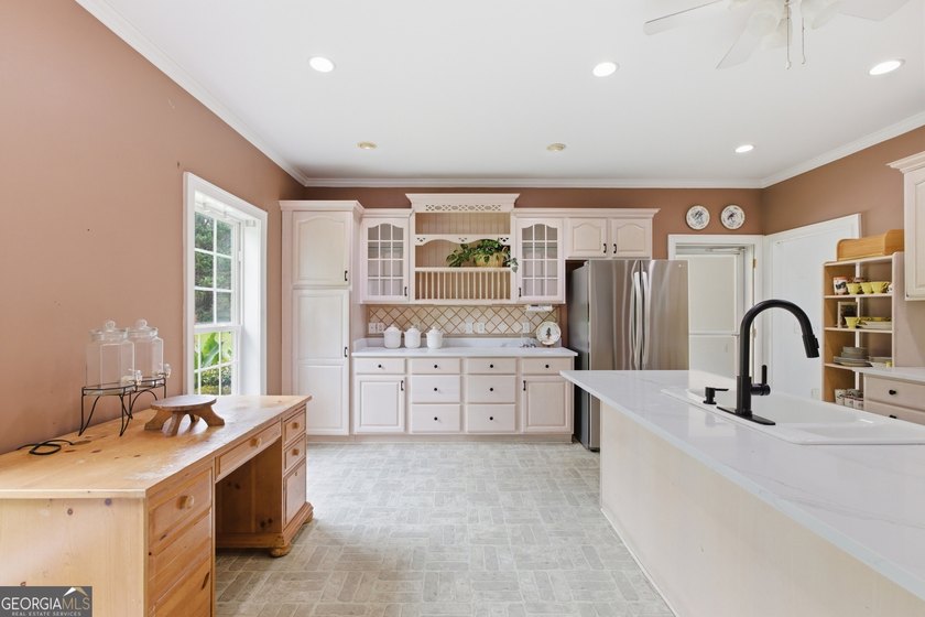 Coming soon to the market! Sprawling Ranch sitting on nearly 6 - photo 9