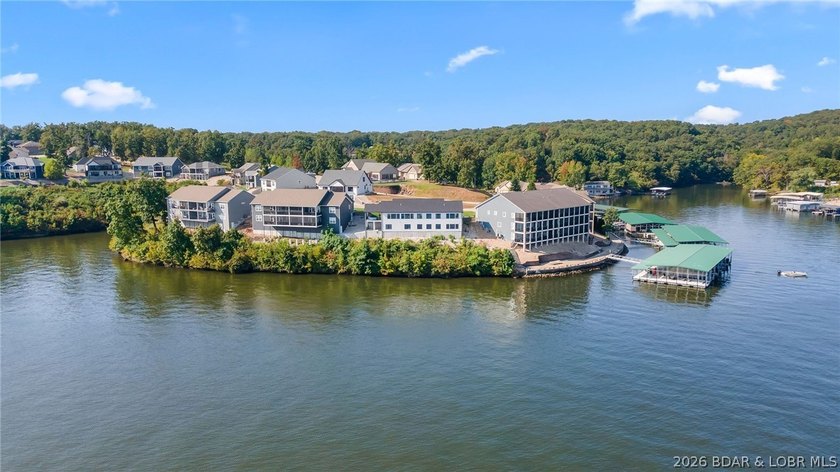 NEW CONSTRUCTION! Unobstructed lake views and luxury living - photo 2