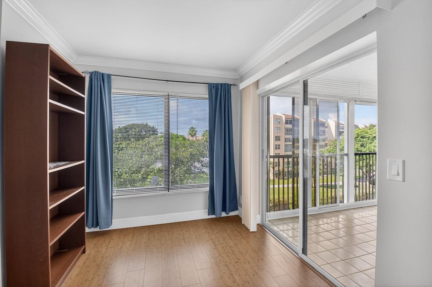 This beautifully renovated &amp; highly sought after Buckingham - photo 11