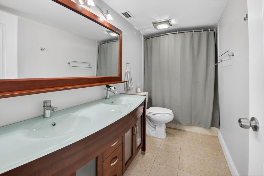 This beautifully renovated &amp; highly sought after Buckingham - photo 14