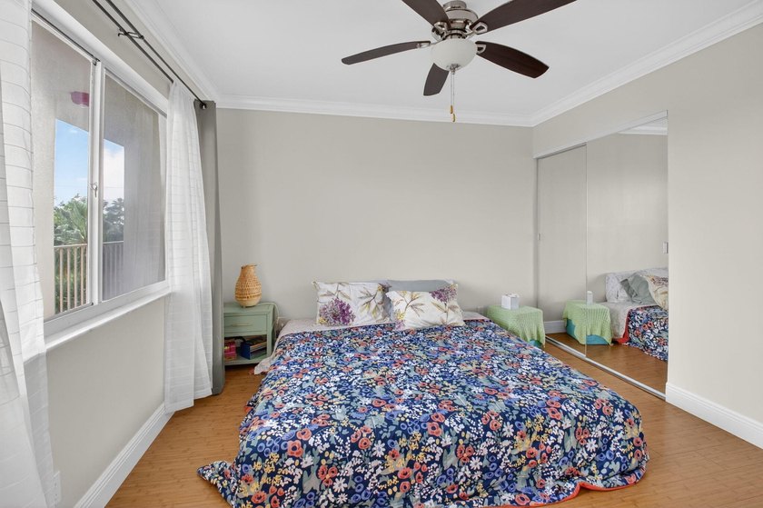 This beautifully renovated &amp; highly sought after Buckingham - photo 17