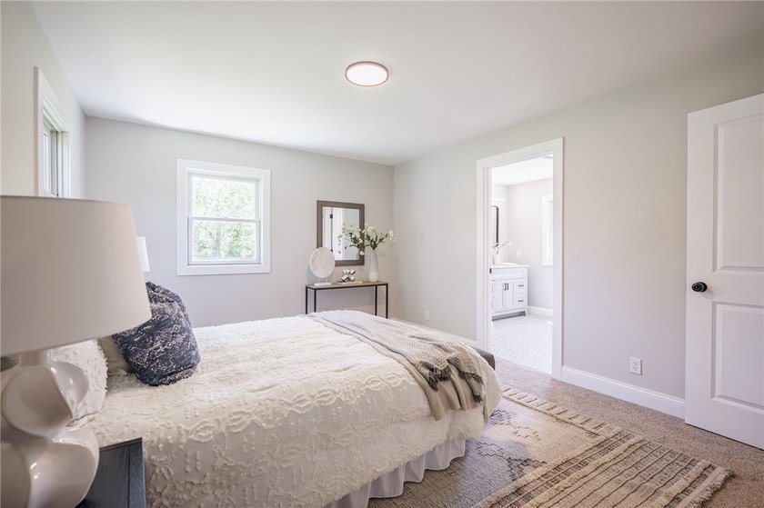 Welcome to 249 Dickinson Road! A completely renovated 5 - photo 19