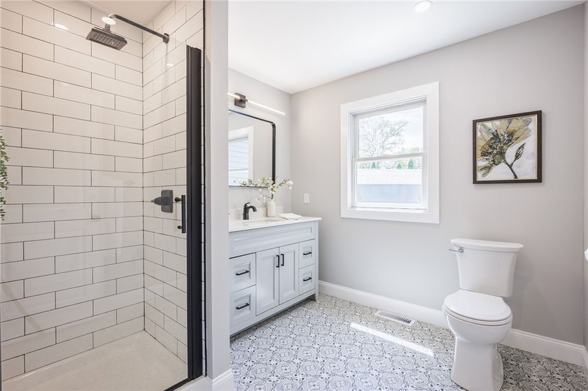 Welcome to 249 Dickinson Road! A completely renovated 5 - photo 21