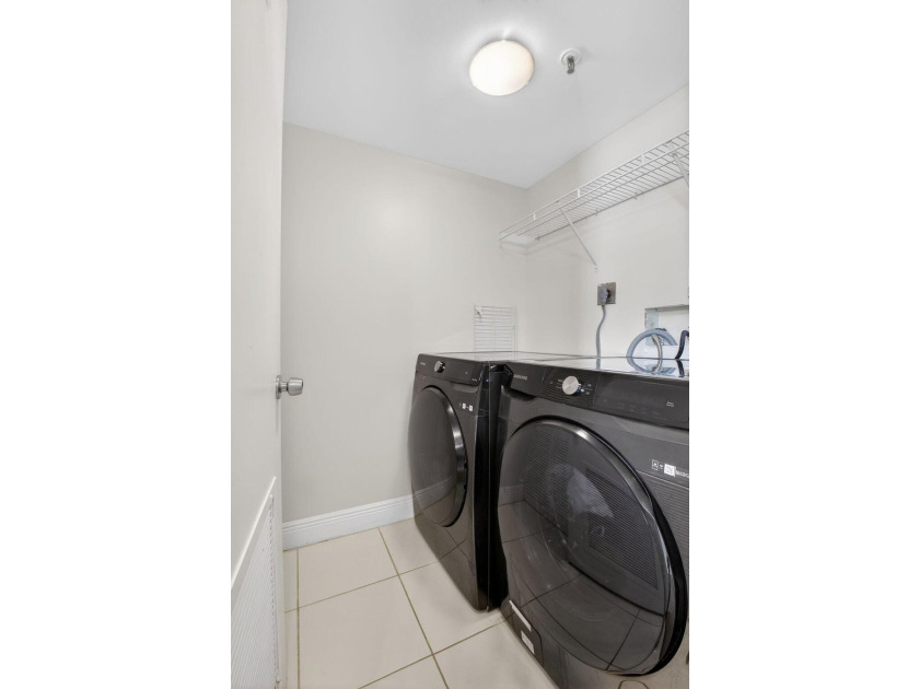 This beautifully renovated &amp; highly sought after Buckingham - photo 22
