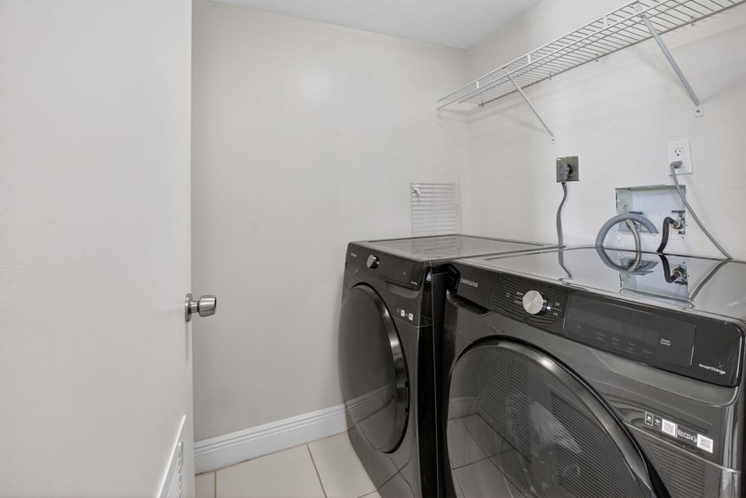 This beautifully renovated &amp; highly sought after Buckingham - photo 23