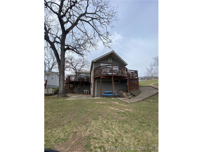Turnkey lakefront cabins located at the nine-mile marker - photo 4