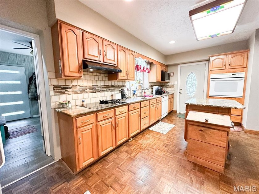 MOTIVATED SELLER! Lovely, full brick home with 2,133 sq. ft. on - photo 22