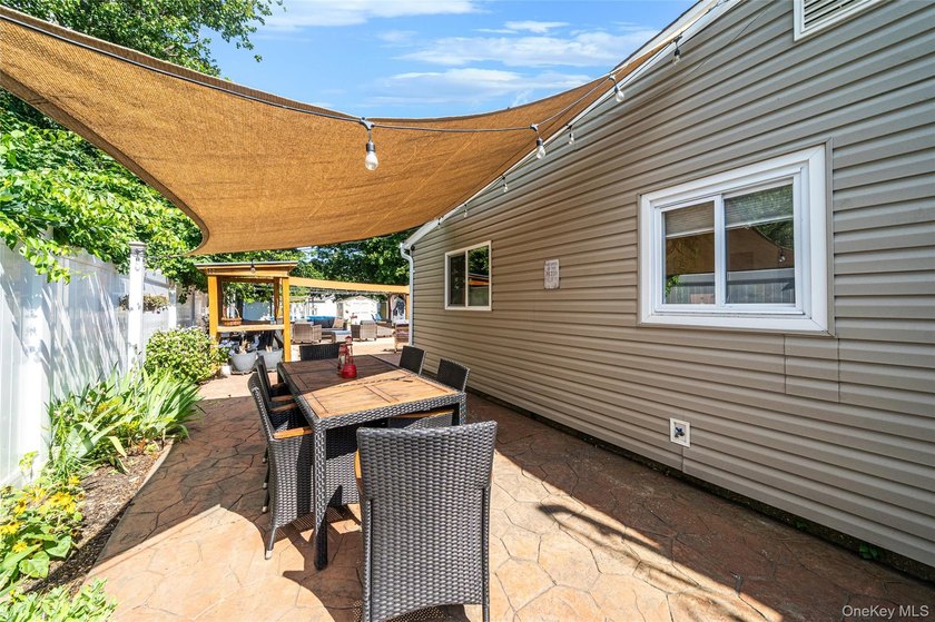 Welcome to this diamond condition 3 Bd/Rm, 2 Bath, Ranch style - photo 33