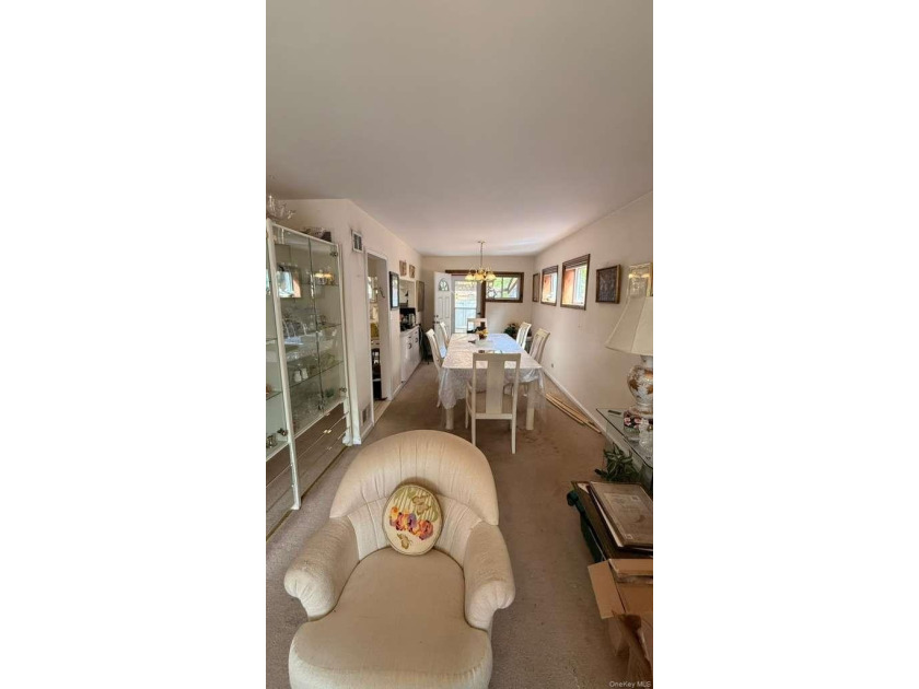 Sun-Drenched Semi-Attached Gem in Kew Gardens Hills! Located on - photo 4