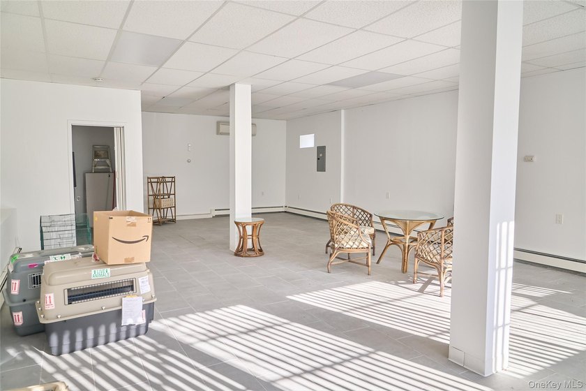 Mixed-use property in the Village of Roslyn. Includes 2 retail - photo 5