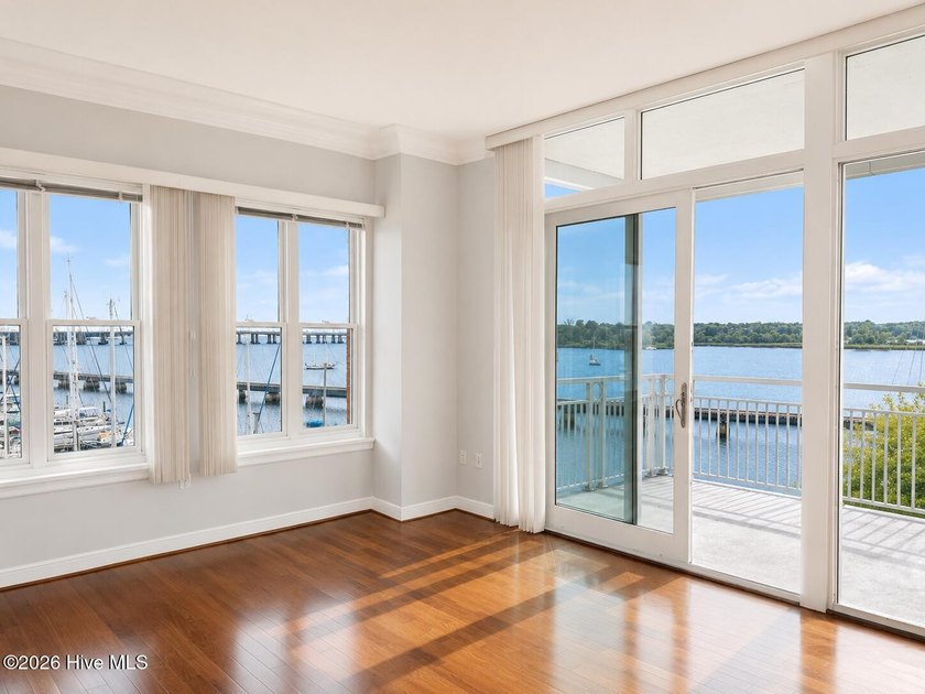 Feel like you're on top of the world in this spectacular custom - photo 3