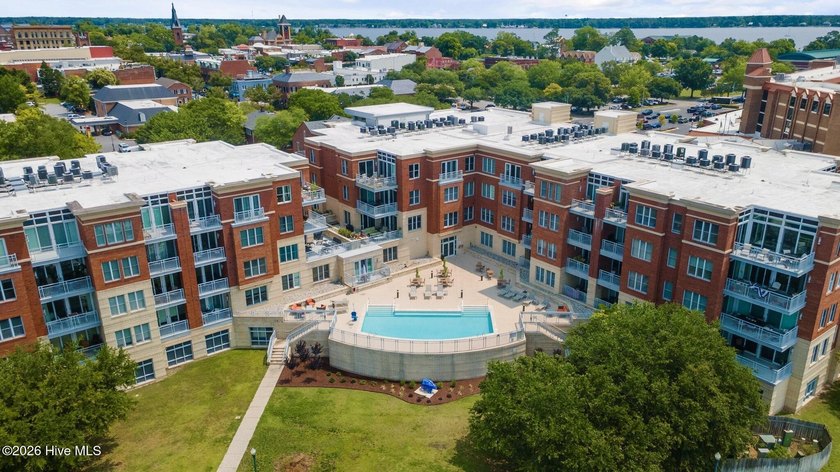 Feel like you're on top of the world in this spectacular custom - photo 6