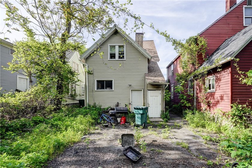 Great investment opportunity for shrewd investors or possible - photo 3