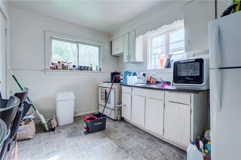 Great investment opportunity for shrewd investors or possible - photo 9