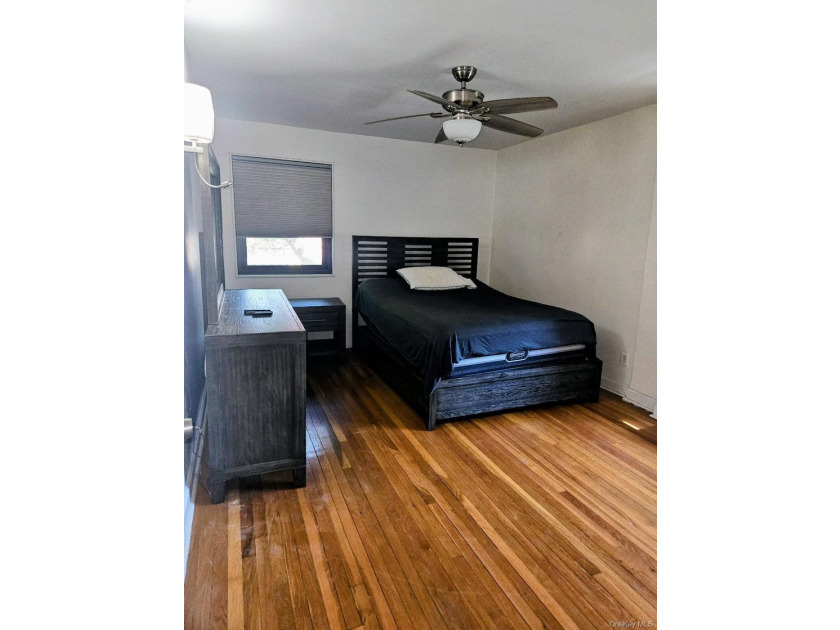 Welcome home to this stunning move-in ready one bedroom garden - photo 8