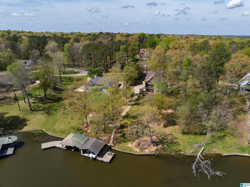 Tucked away on the beautiful Ski Lake, this updated waterfront - photo 50