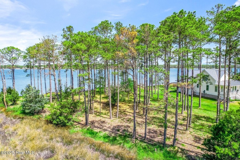 There's simply nothing like this peninsula view. 241 Oyster - photo 2