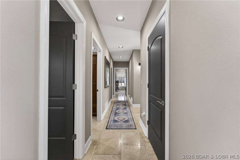 Stunning updated home in highly desired Four Seasons w/ - photo 9