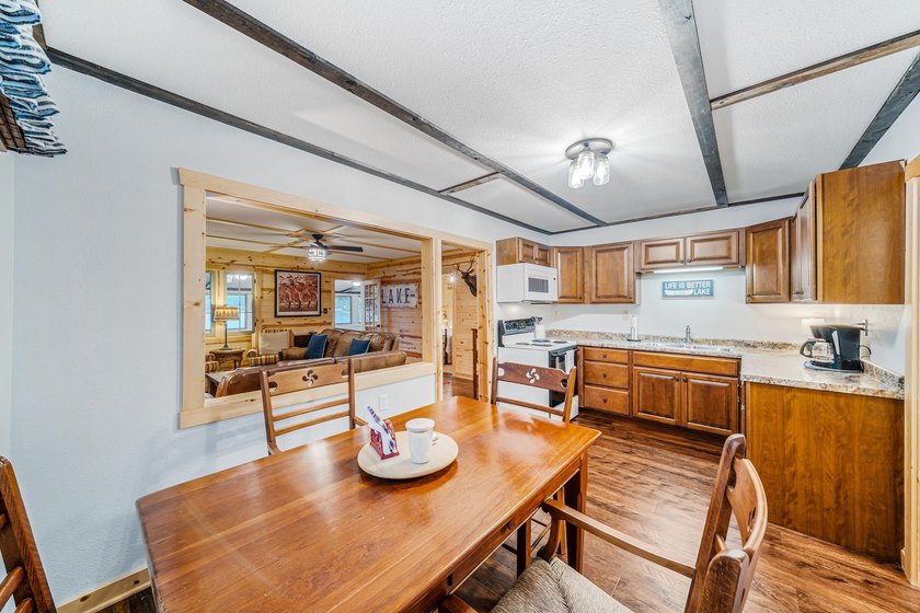 Here's your perfect year round getaway on beautiful Round Lake - photo 16