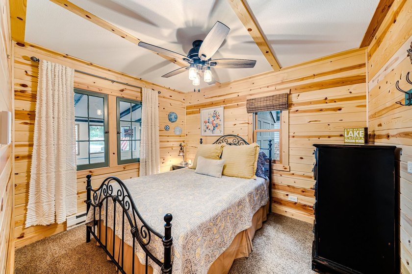 Here's your perfect year round getaway on beautiful Round Lake - photo 20