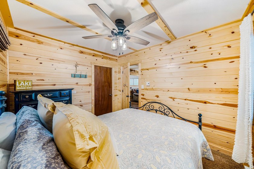 Here's your perfect year round getaway on beautiful Round Lake - photo 21
