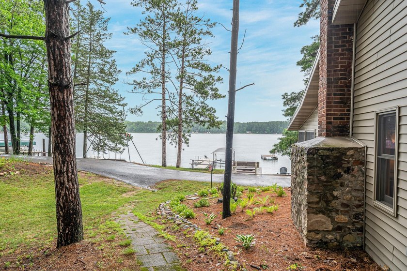 Here's your perfect year round getaway on beautiful Round Lake - photo 26