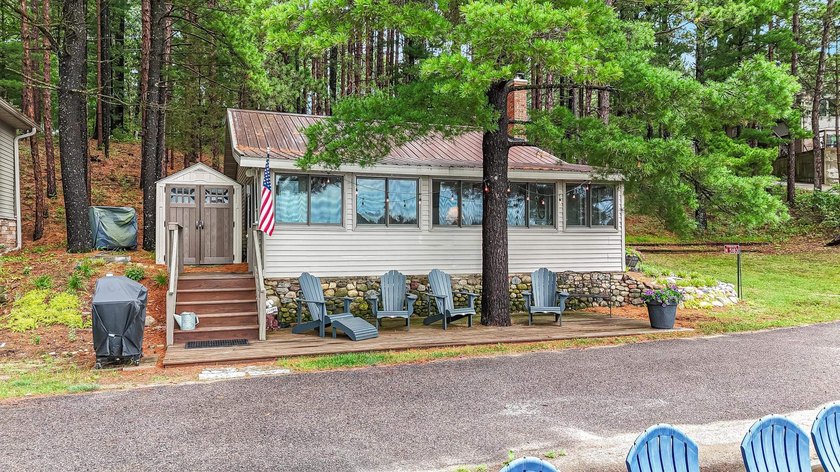 Here's your perfect year round getaway on beautiful Round Lake - photo 28