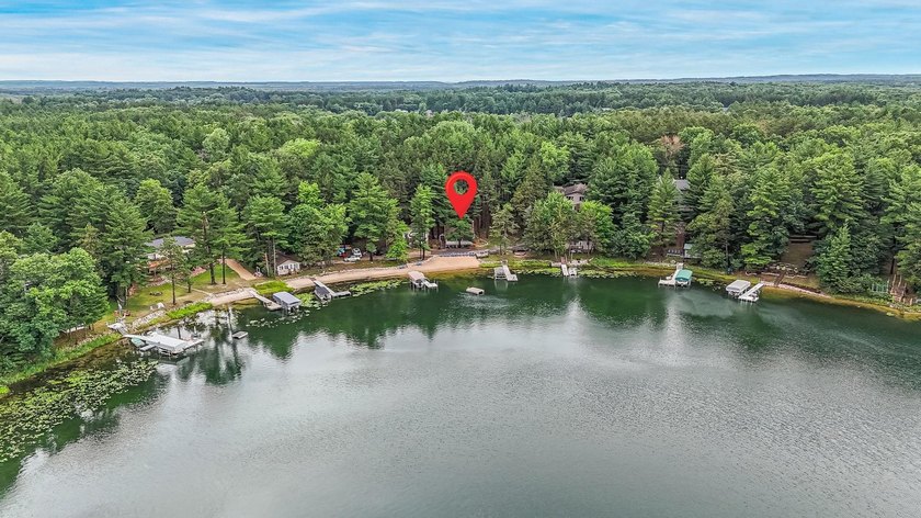 Here's your perfect year round getaway on beautiful Round Lake - photo 29