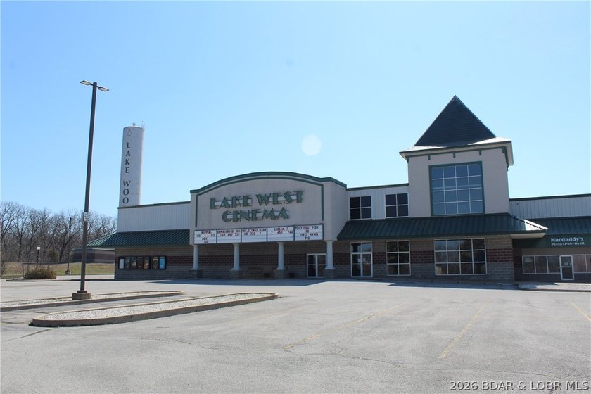 Rare commercial opportunity in the heart of Laurie. With 10.68 - photo 4
