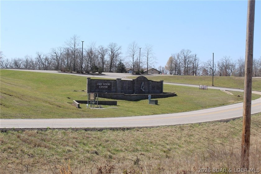 Rare commercial opportunity in the heart of Laurie. With 10.68 - photo 8